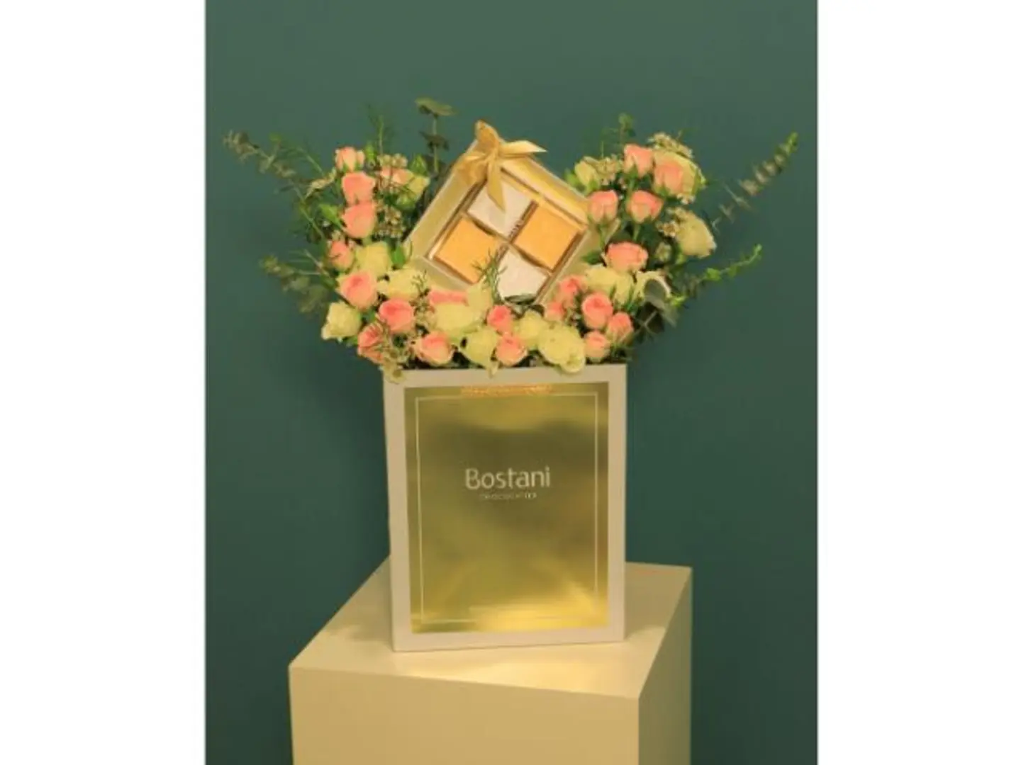 Boustani Box With Shawq Roses