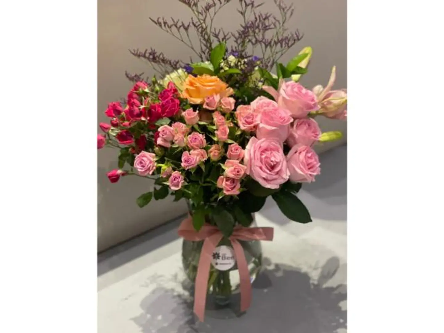 فازه ورد زجاج