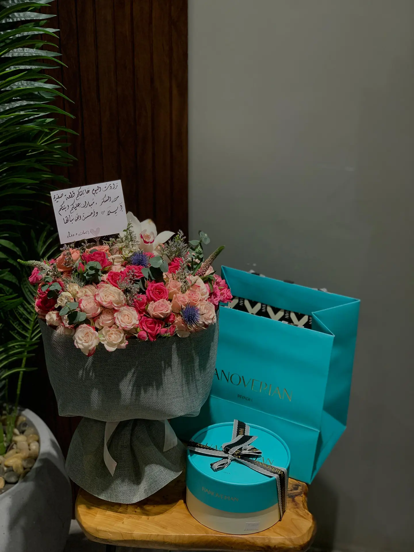 Burlap Bouquets With Chocolate
