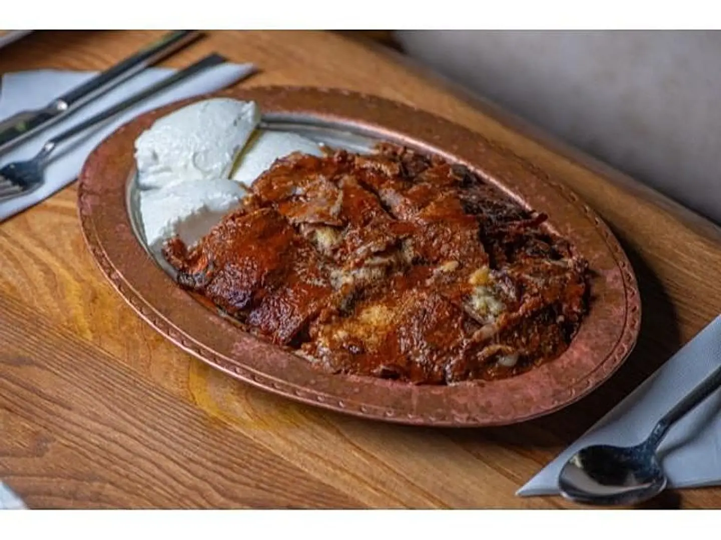 إسكندر لحم علي طريقة الشوكة التركية