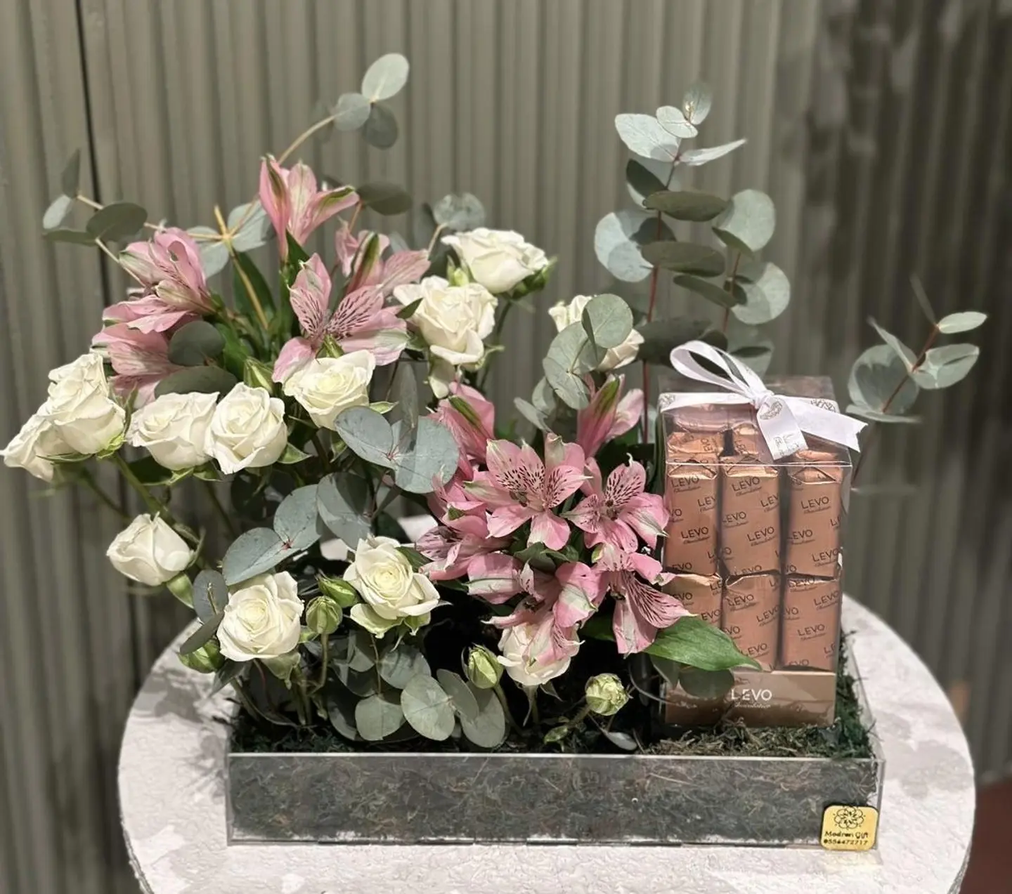 ورد وشوكلت ليفو