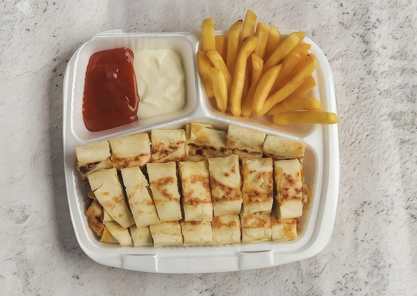 صحن عربي كبير عادي