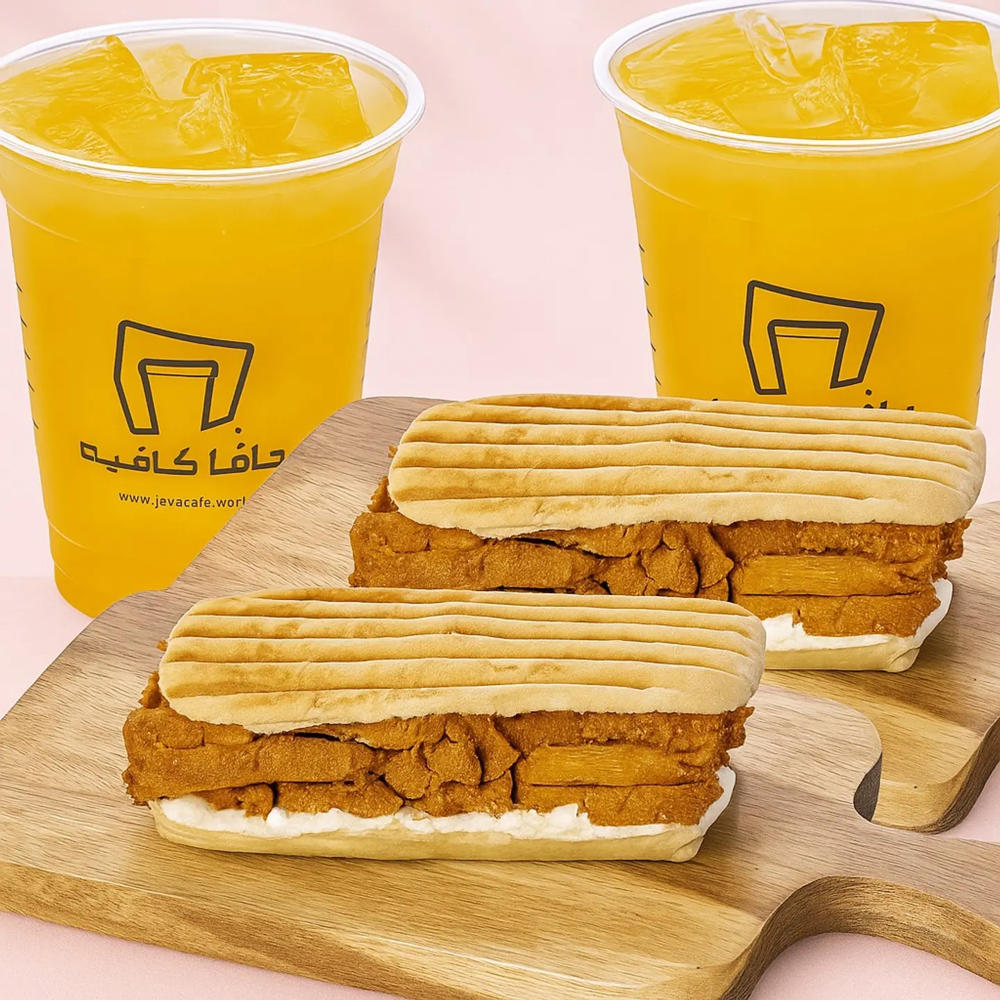 2 بانيني دجاج تكا + 2 عصير برتقال