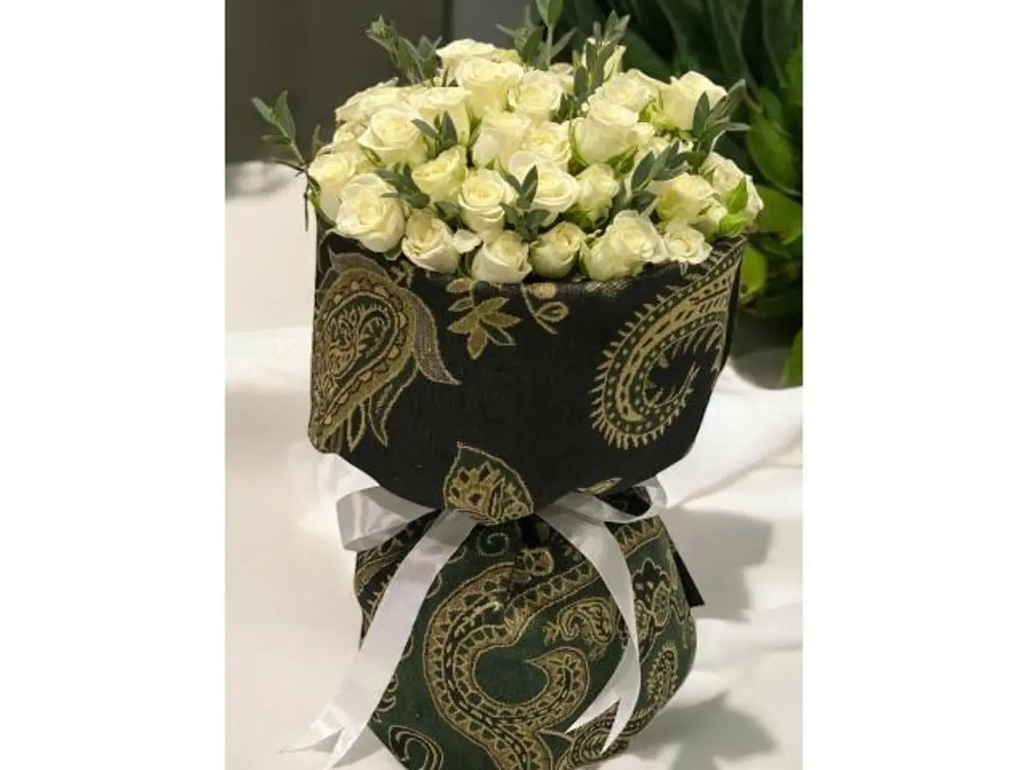 شال كشميري مع بيبي روز أبيض