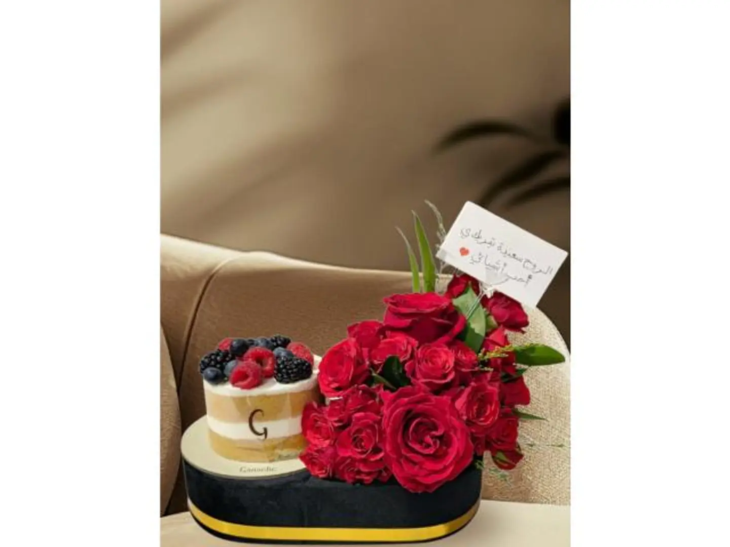 كيكه جاناش الذوق الراقي والطعم الذيذ مع ورد