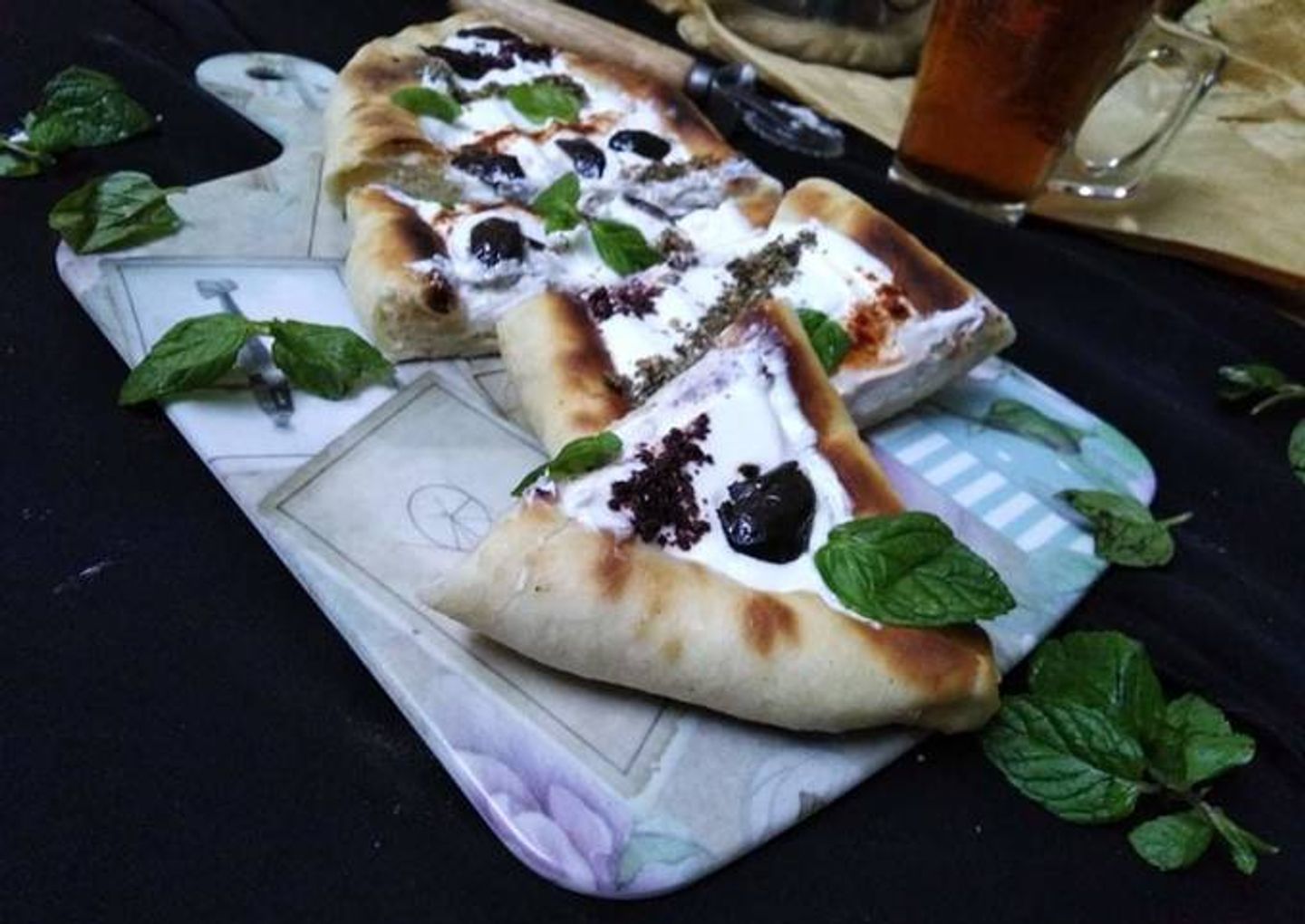 لبنه مع زيتون