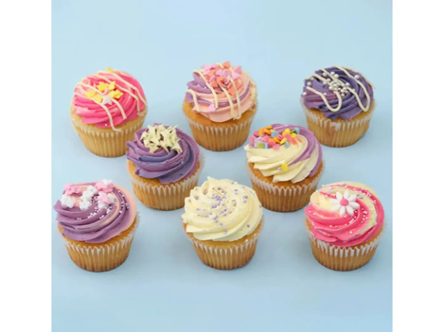 كب كيك الشوكولاتة الملونة