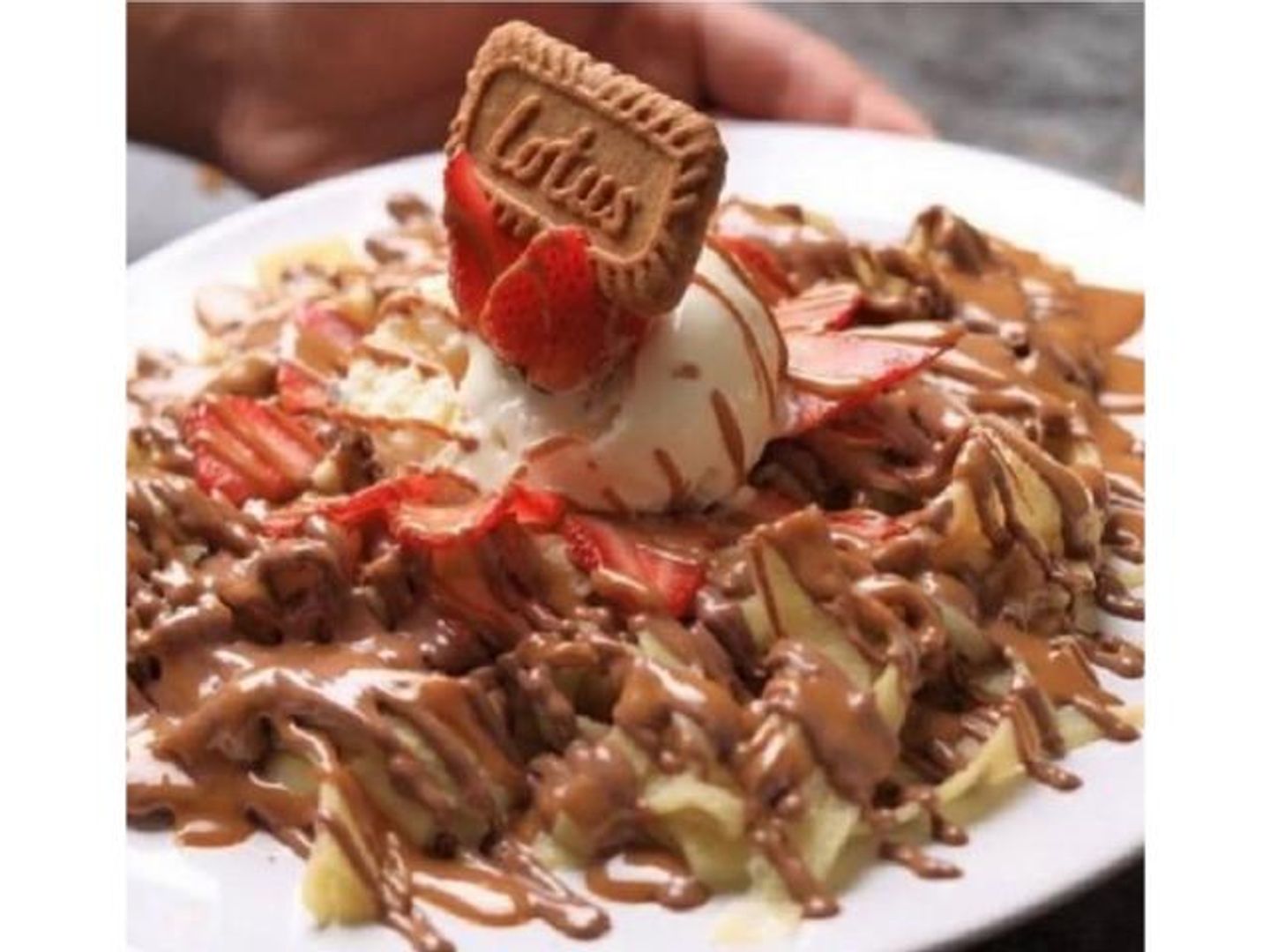 Fettuccine Lotus With Fruits