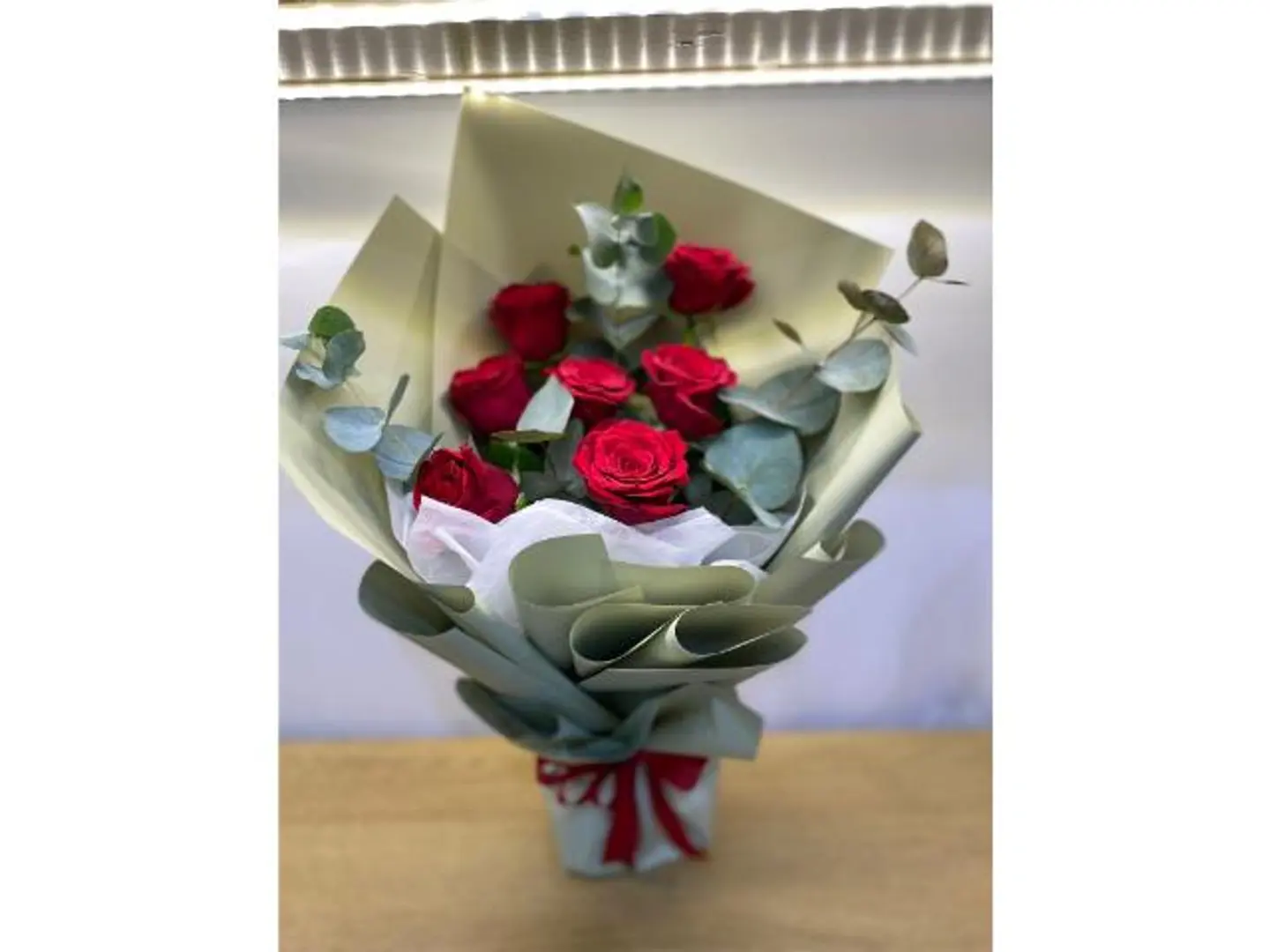 باقه احمر واقفه