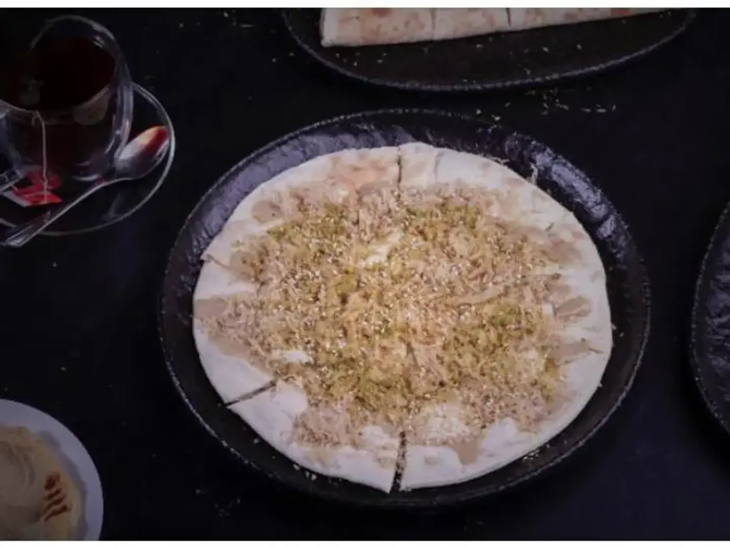 مناقيش حلاوة طحينة - صغير