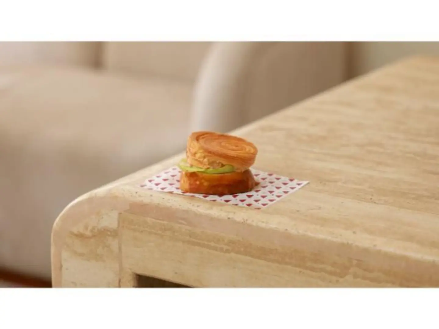 كرواسون لبنة وزعتر