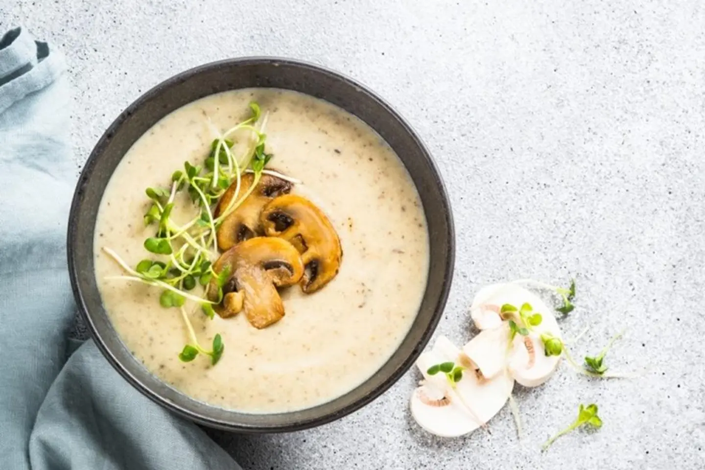 شوربة أرز بالفطر والزنجر