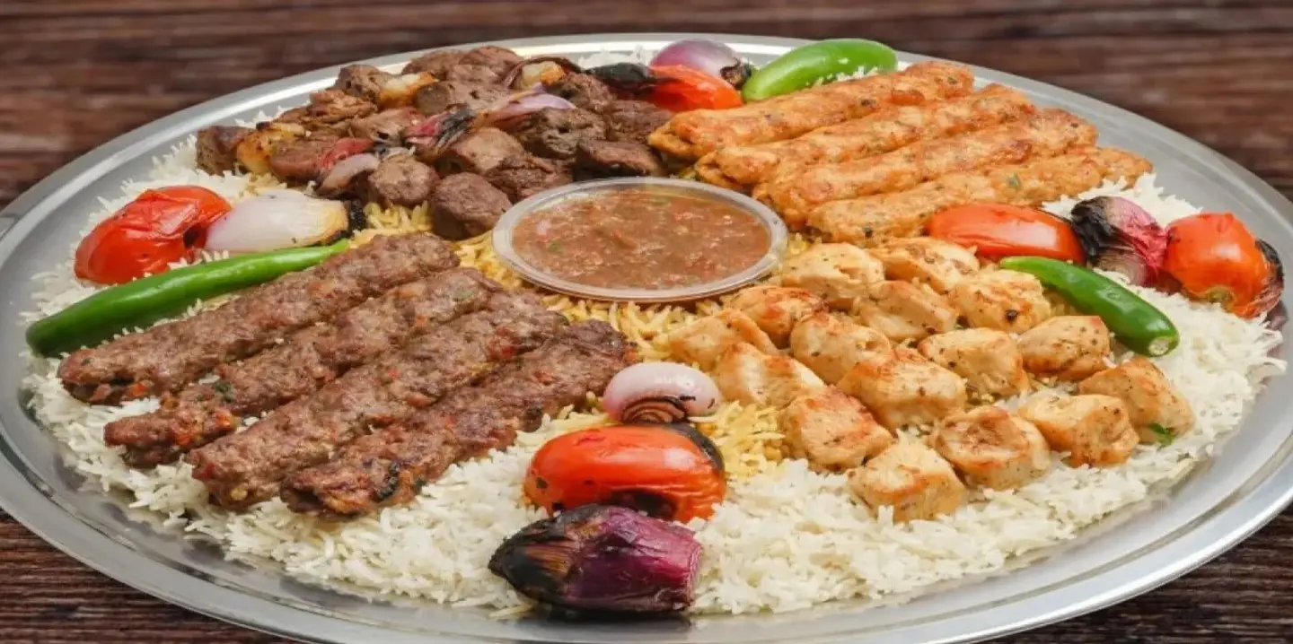 صحن مشويات عائلي مع الارز