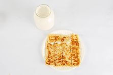مطبق عسل بالجبن او قشطه