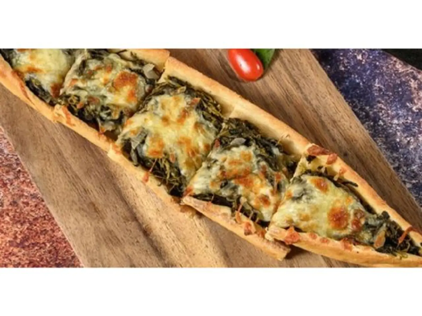 فطيرة سبانخ باللبنة