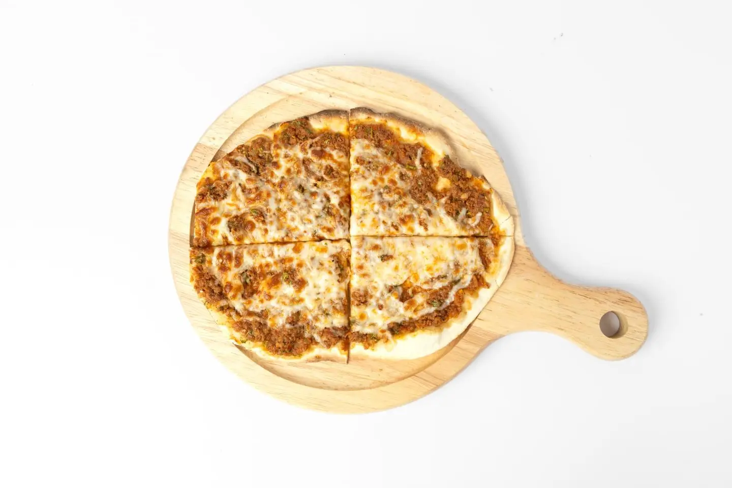 صفيحة باللحم والموزاريلا