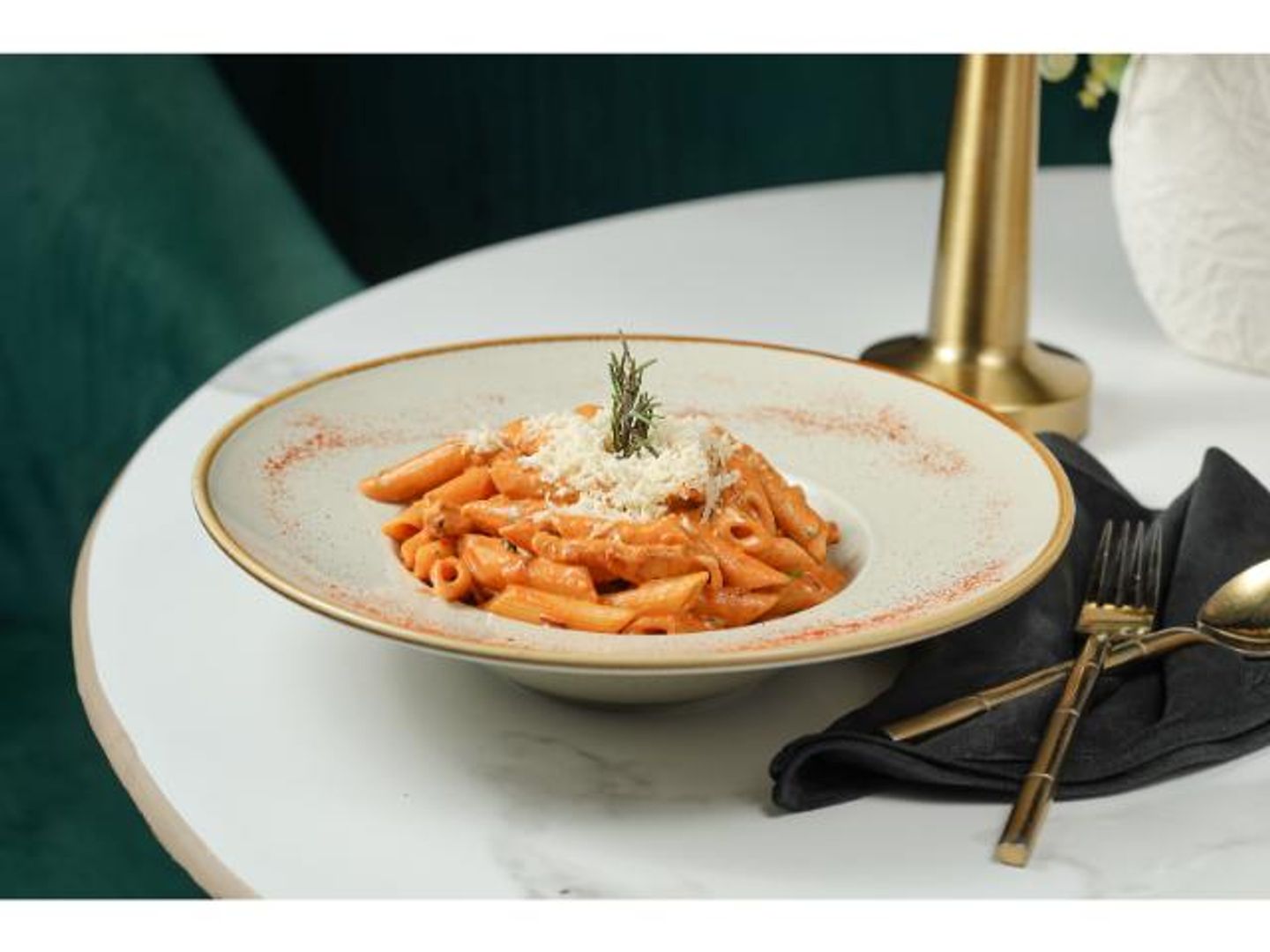 Pasta With Bank Sauce