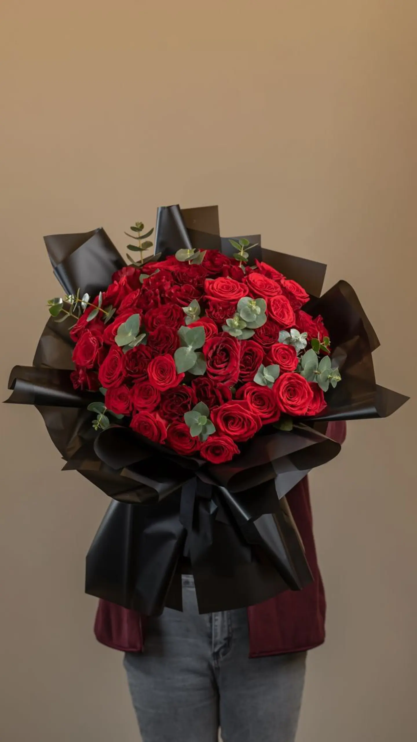 Bouquet Of Red Roses With Vegetables Kurbets 010