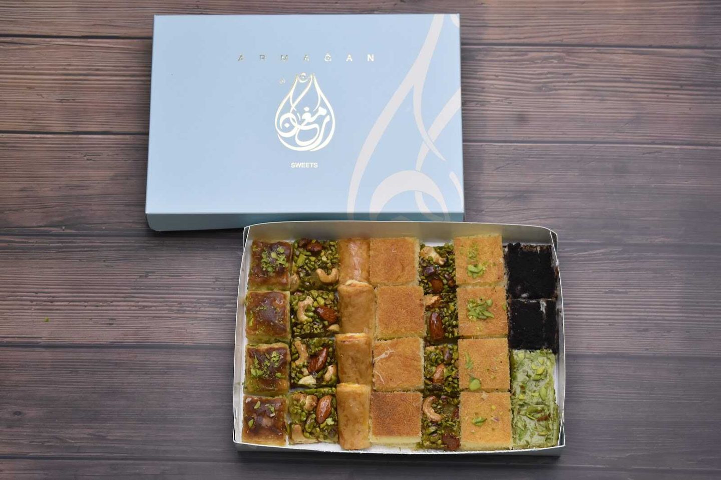1kg Mixed Oriental Sweets