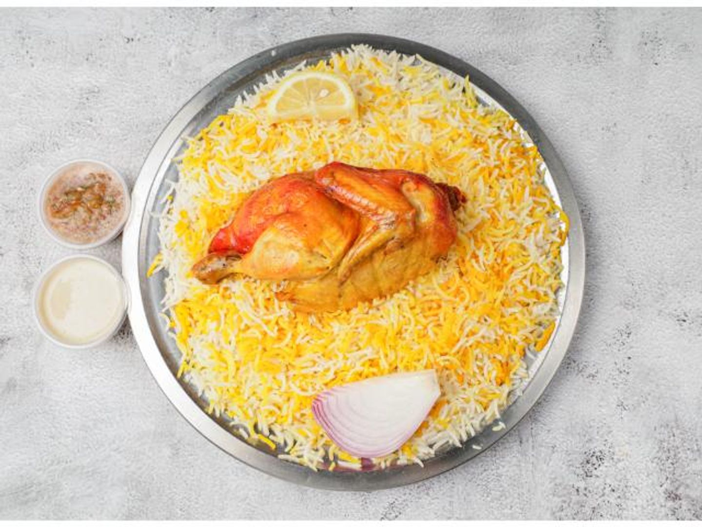 نصف حبة دجاج مندي مع الرز