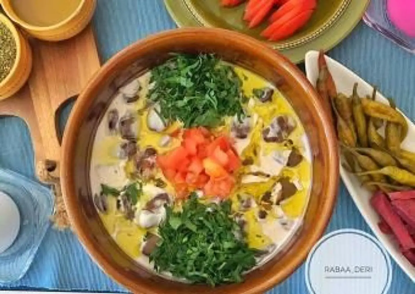 فول باللبن بالطحينة