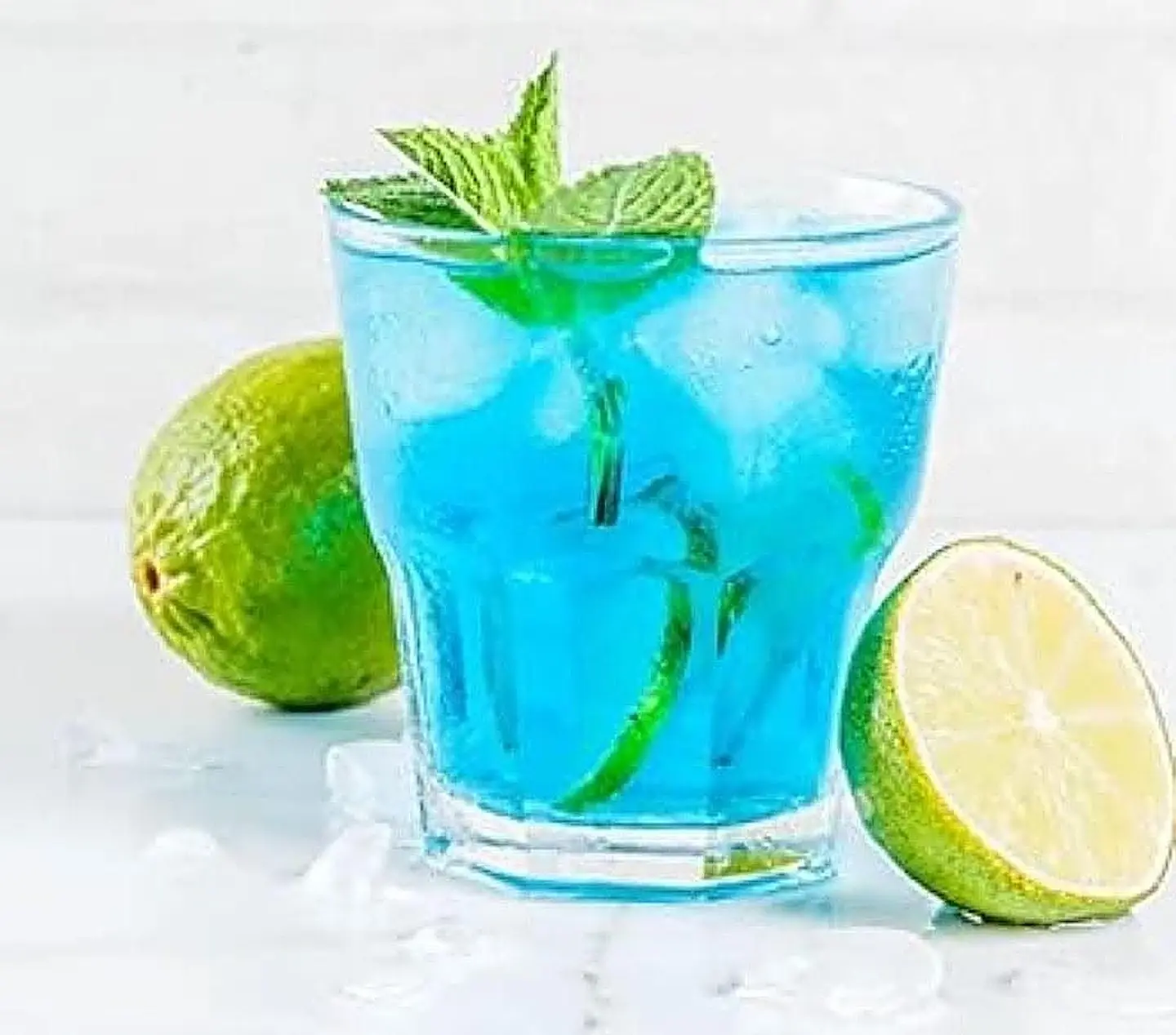 موهيتو توت ازرق