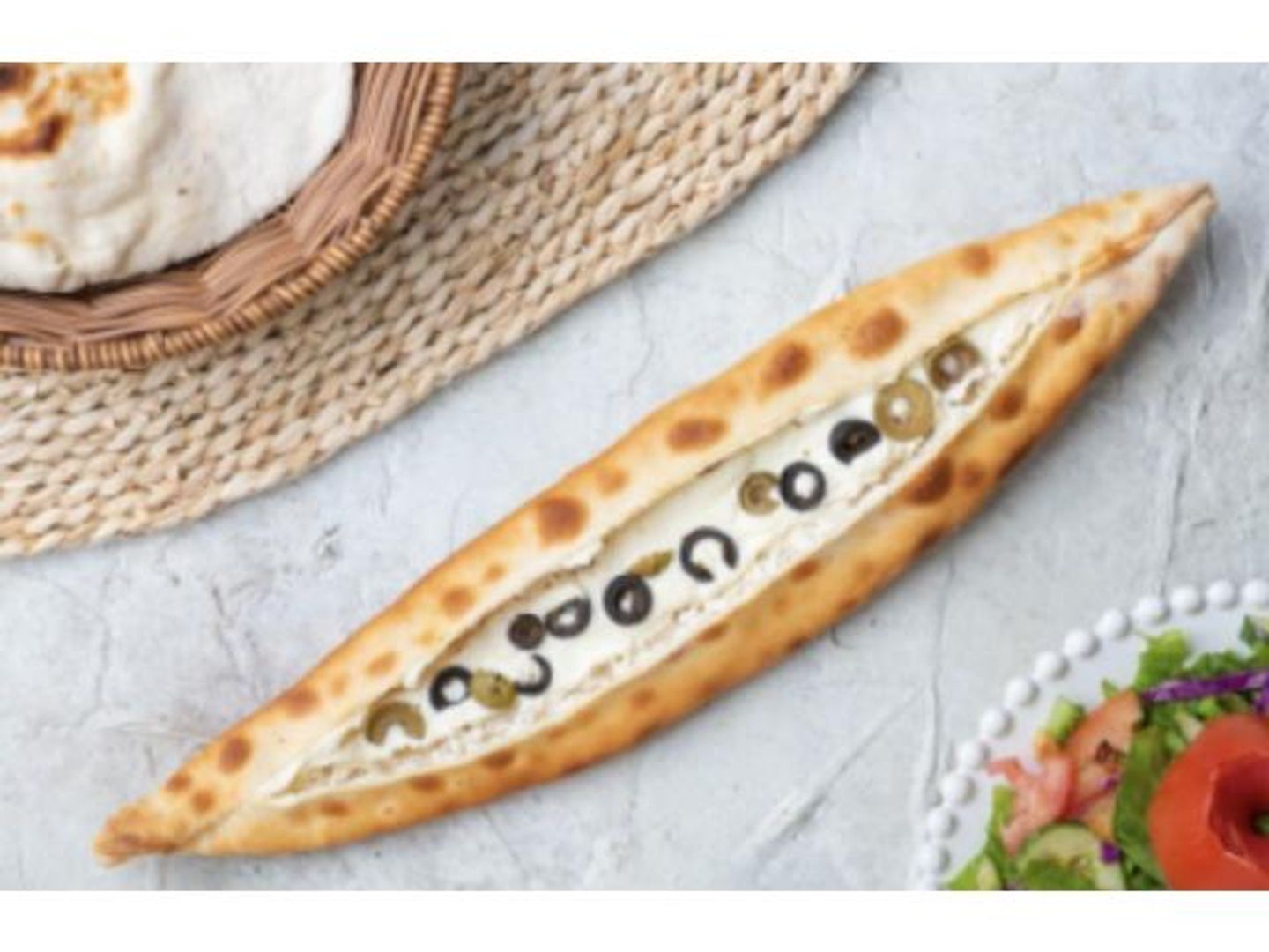 فطيرة لبنه بالزيتون