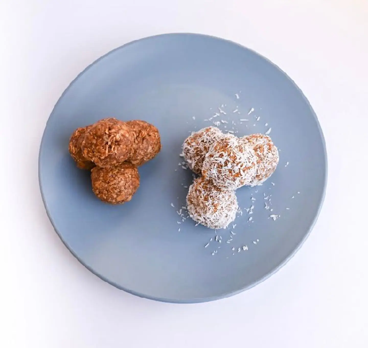 حلى كرات الشوفان بالشوكولا