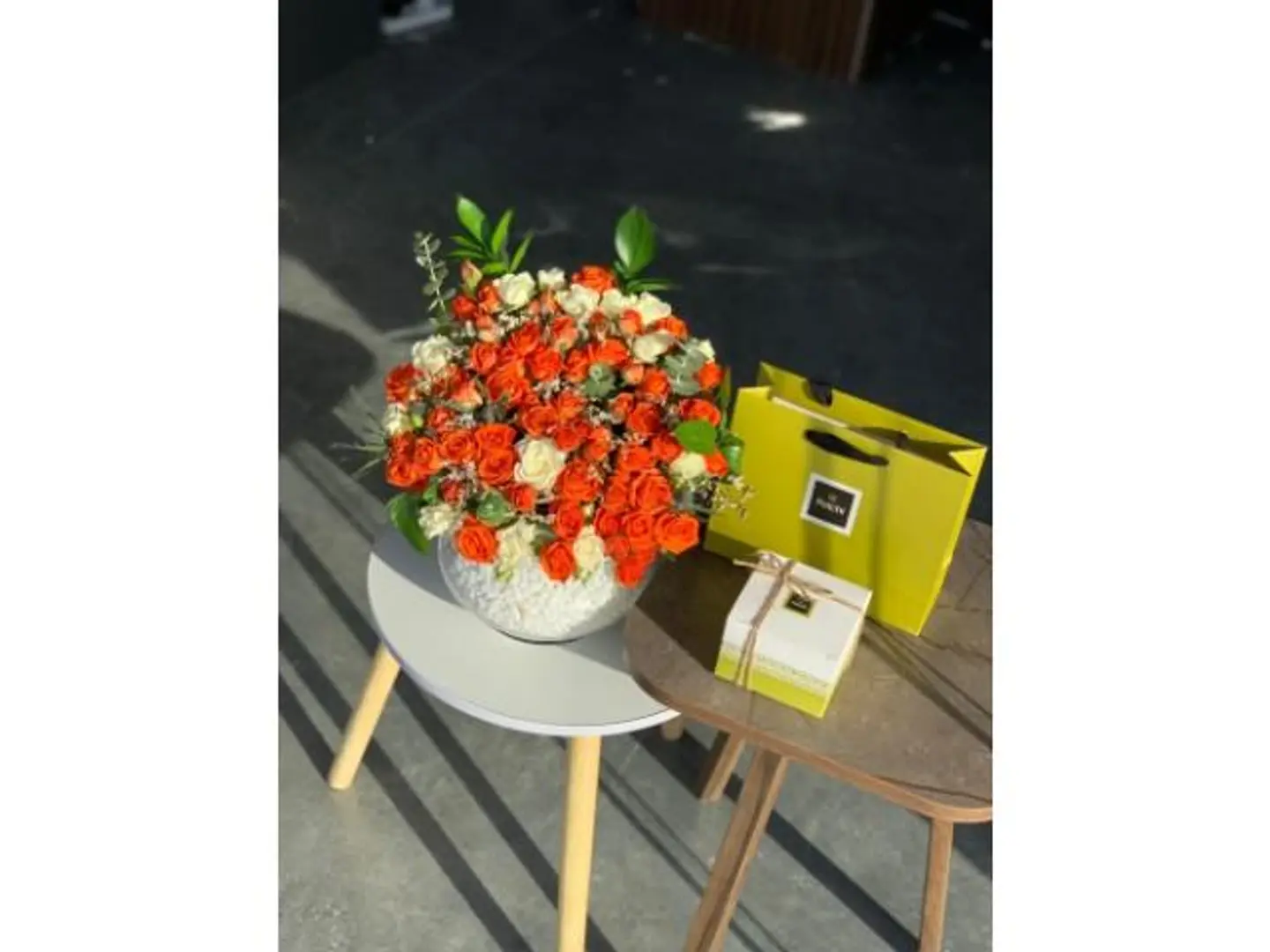 Vase & Chocolate3