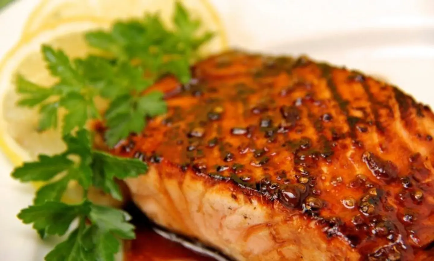 فيليه بالثوم والصوص الحار