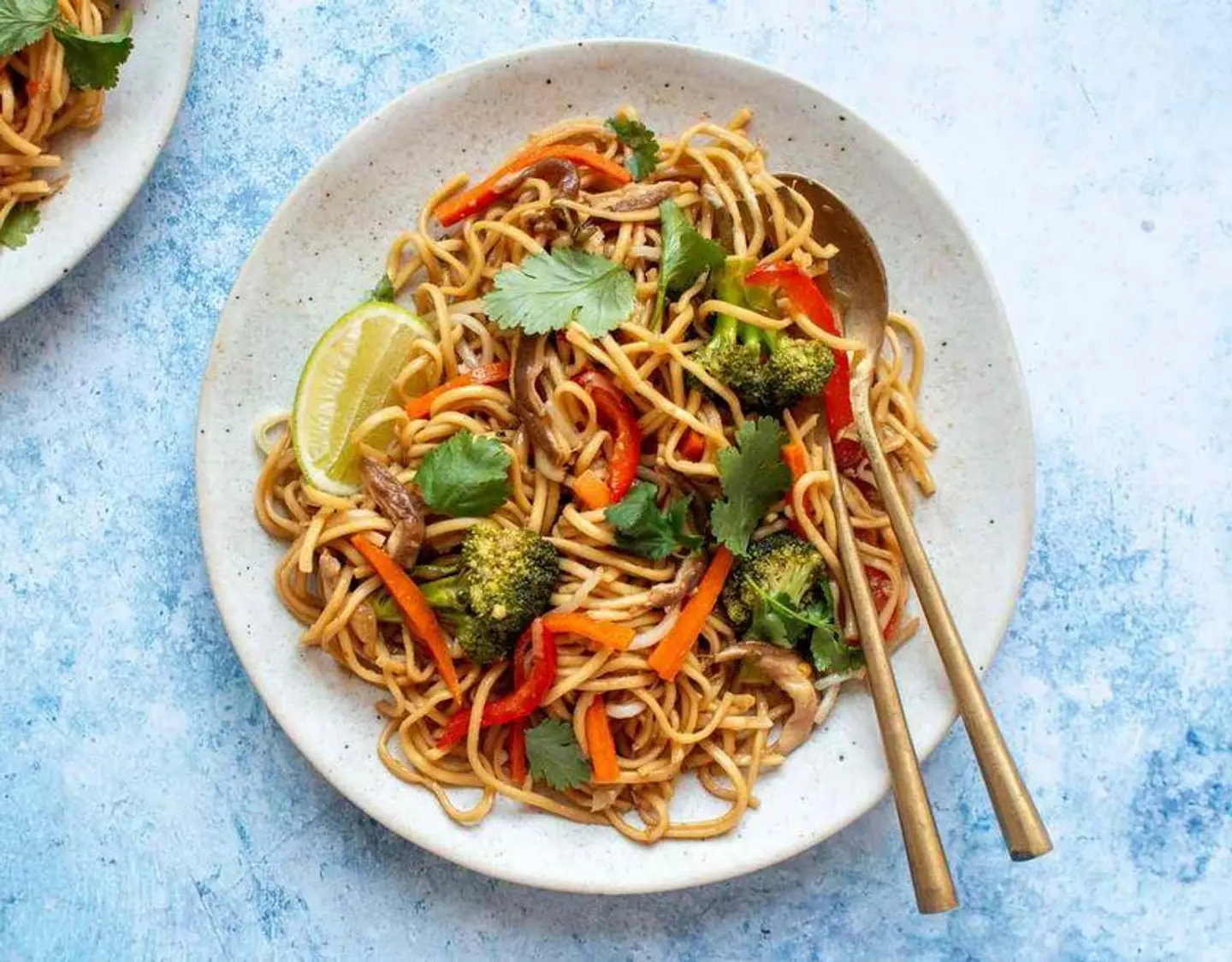 نودلز مقلية بالخضار