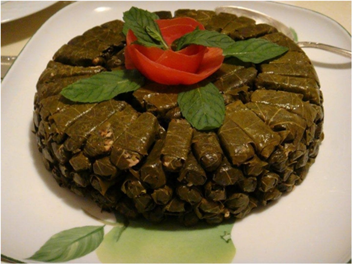 وجبة طاجن ورق عنب مع الكوارع المخليه والشوربة