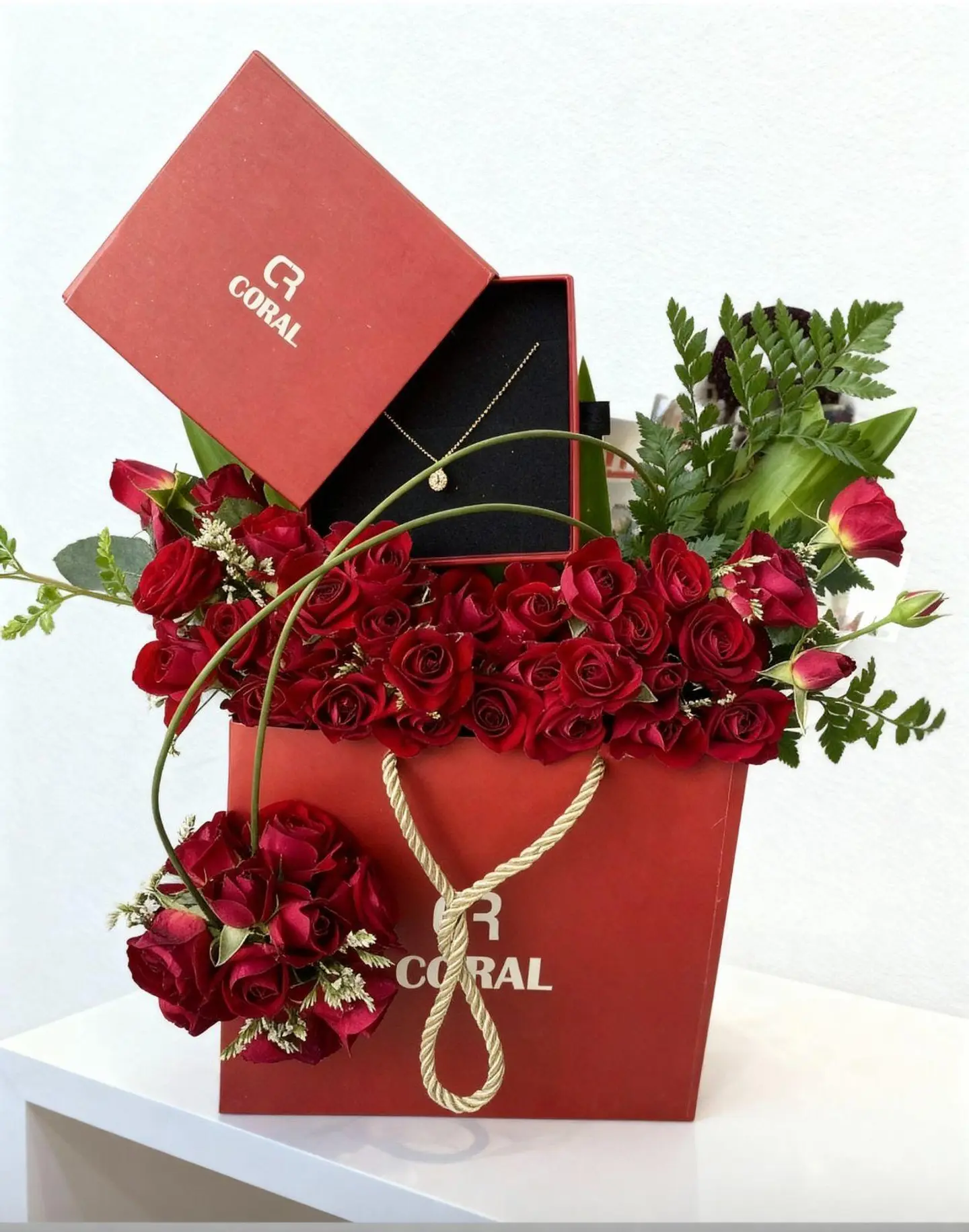 هدية مع تنسيق ورد 5