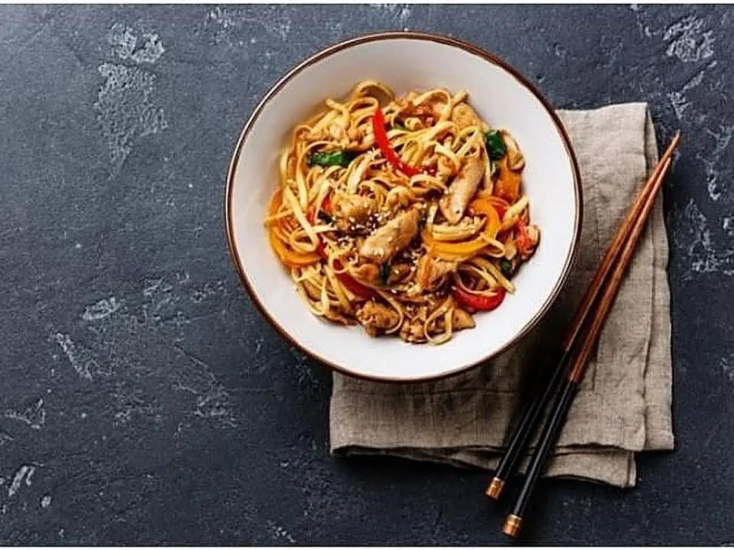 شومن ايمي سبيشل الدجاج والخضار