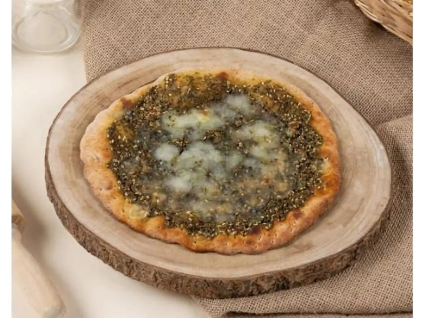 فطيرة جبن بالزعتر