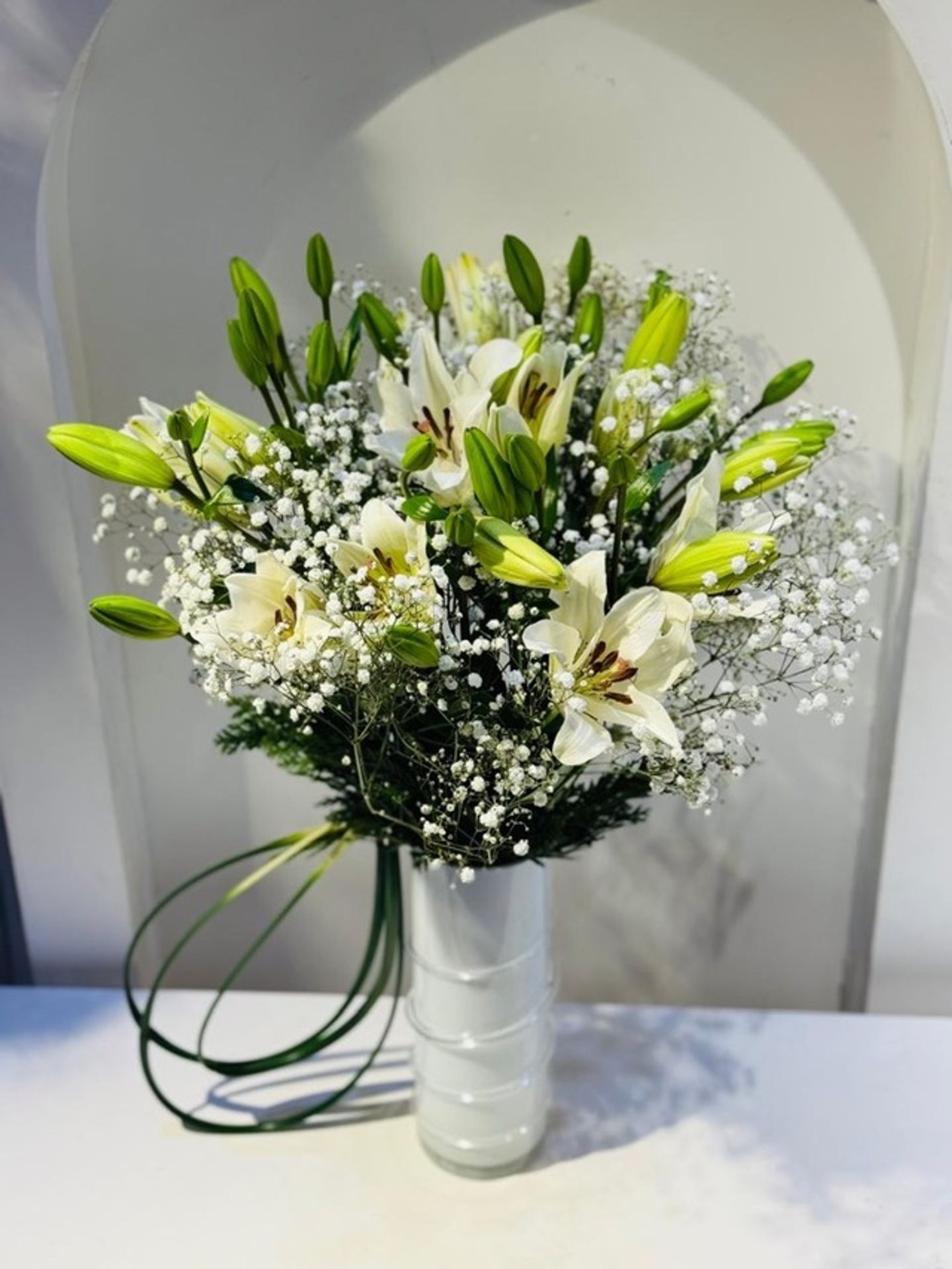 Beautiful Vase Of Roses 09123