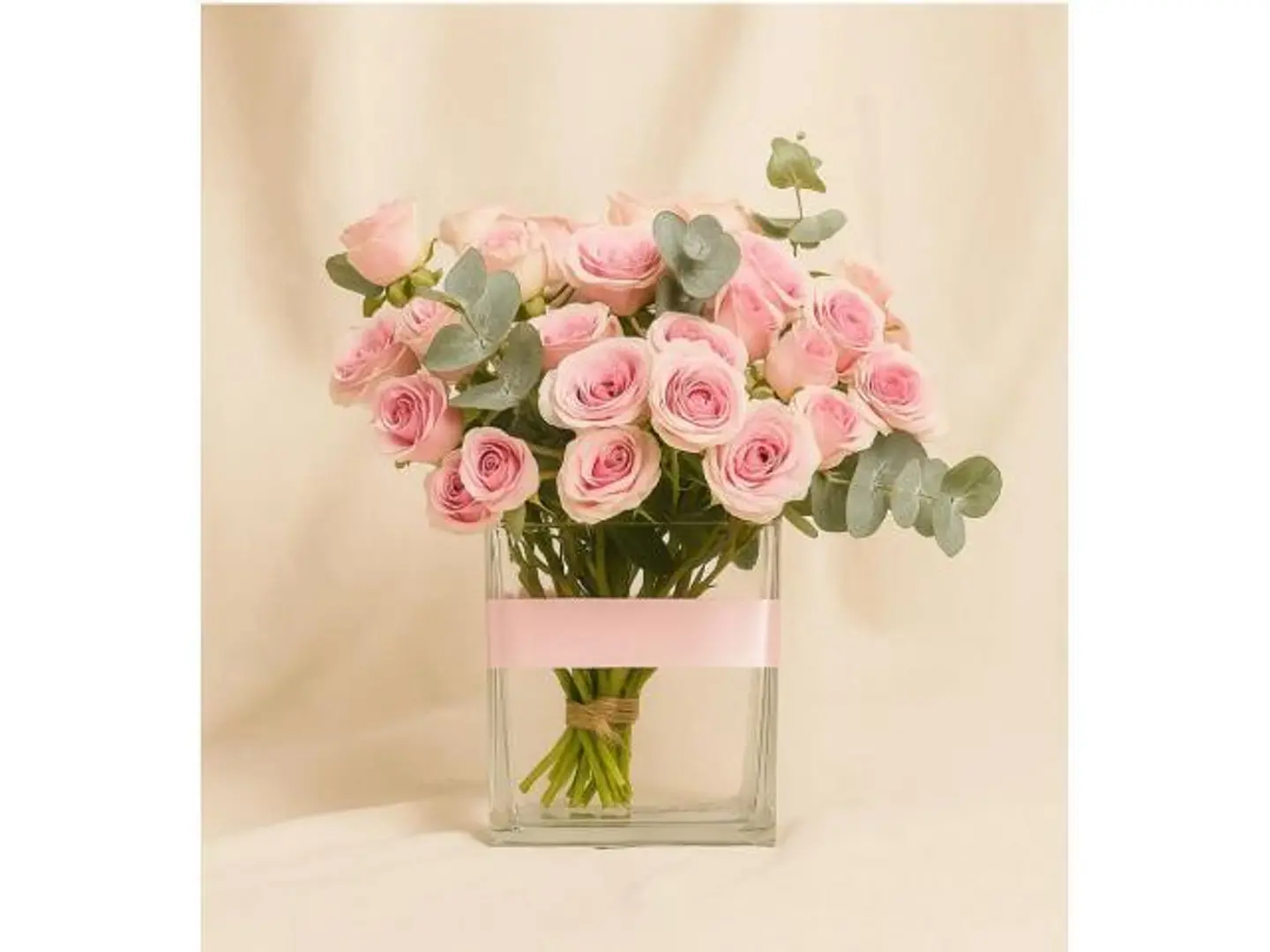 بيبي روز بنك ع فازه انيقه