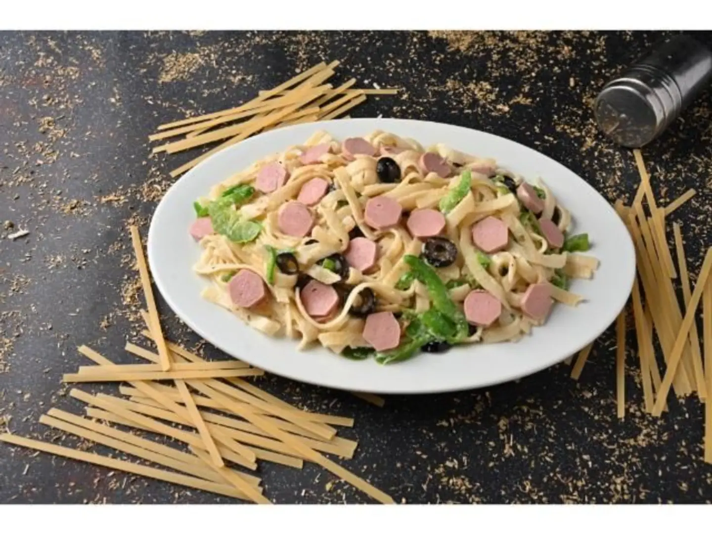 سباغيتي هوت دوج