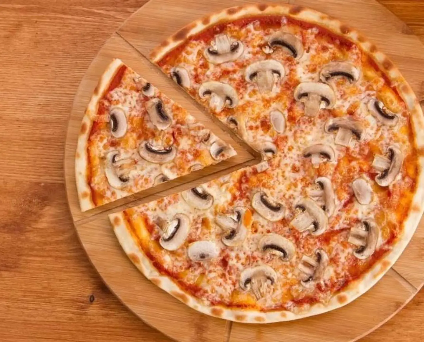 بيتزا مشروم