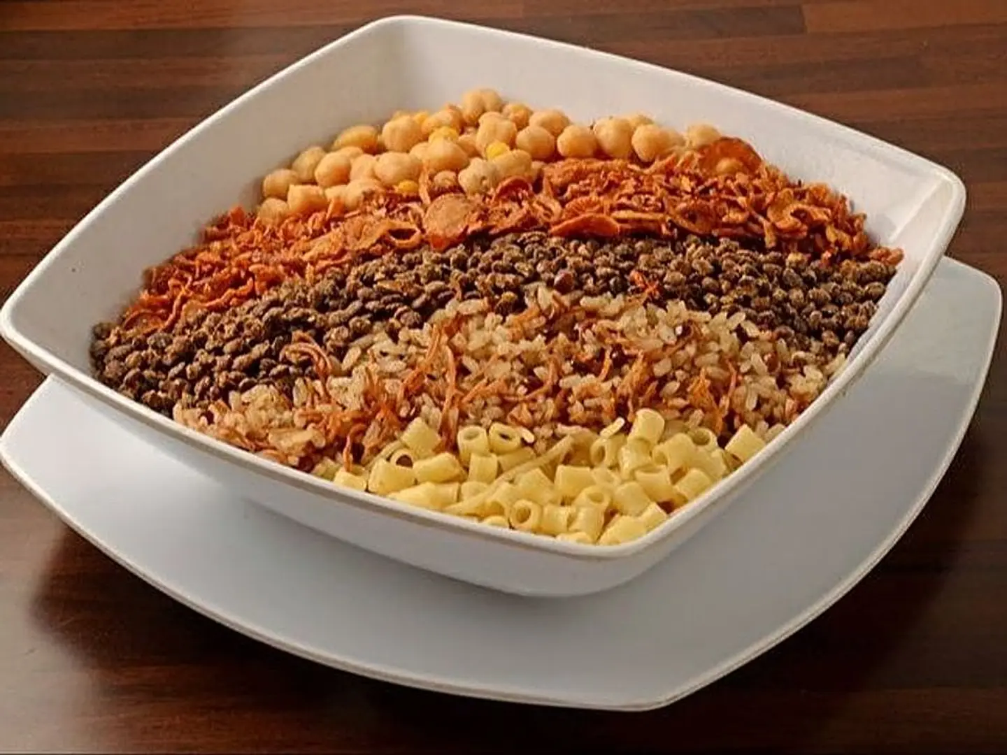 طبق كشري كبير