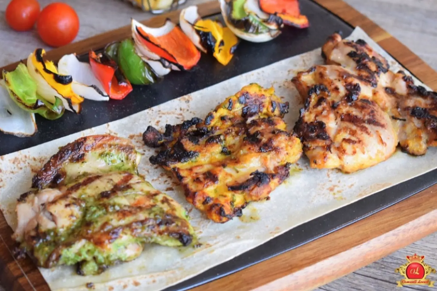 ستيك الدجاج بالنكهات الثلاث