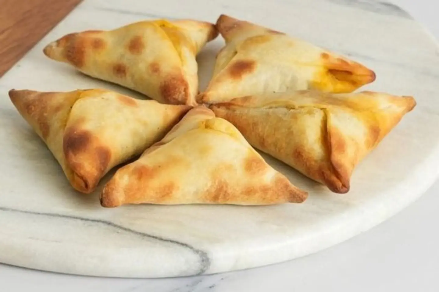 نكهة الشهر- فطاير الملوخية