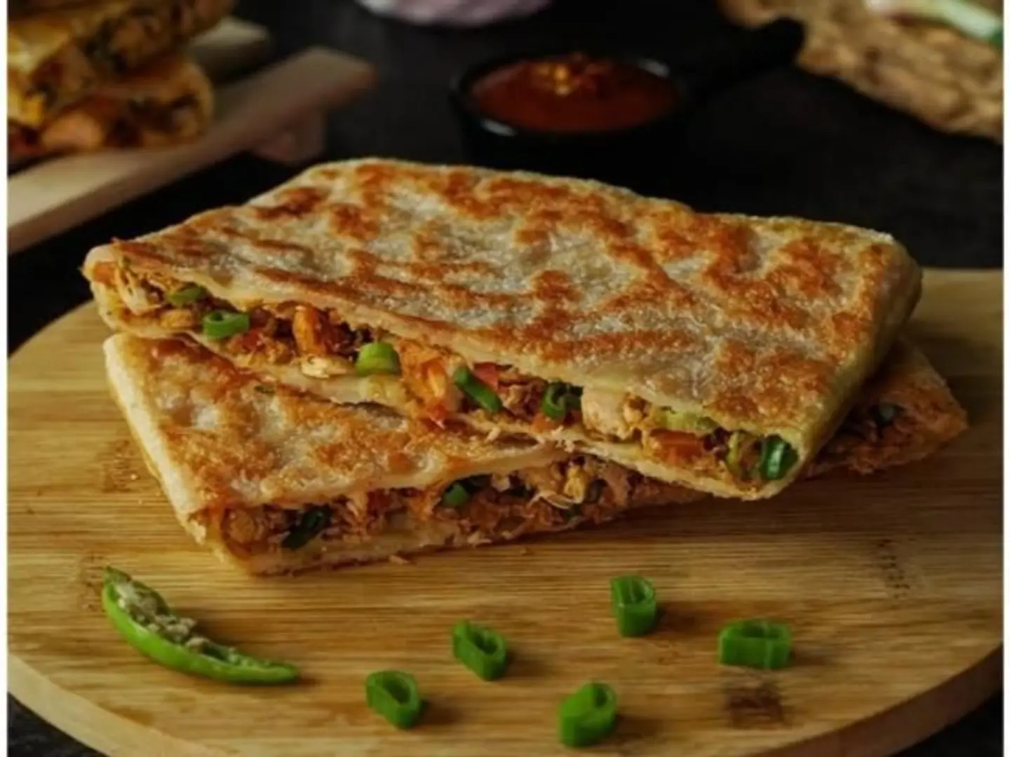 مطبق بالدجاج