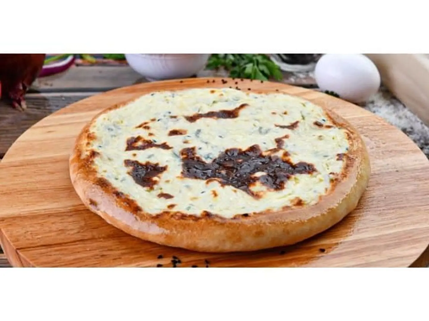 Damascus Pizza With Stuffed Crust