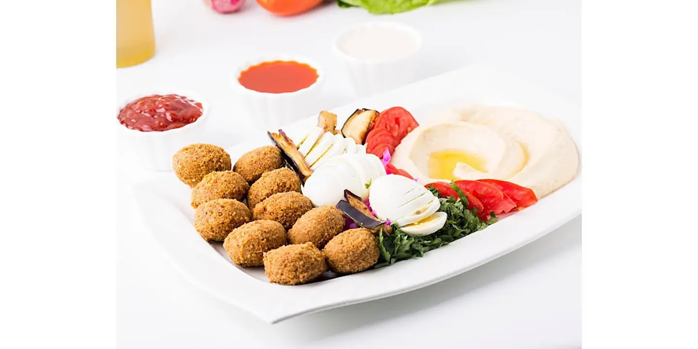 صحن فلافل شامي مشكل