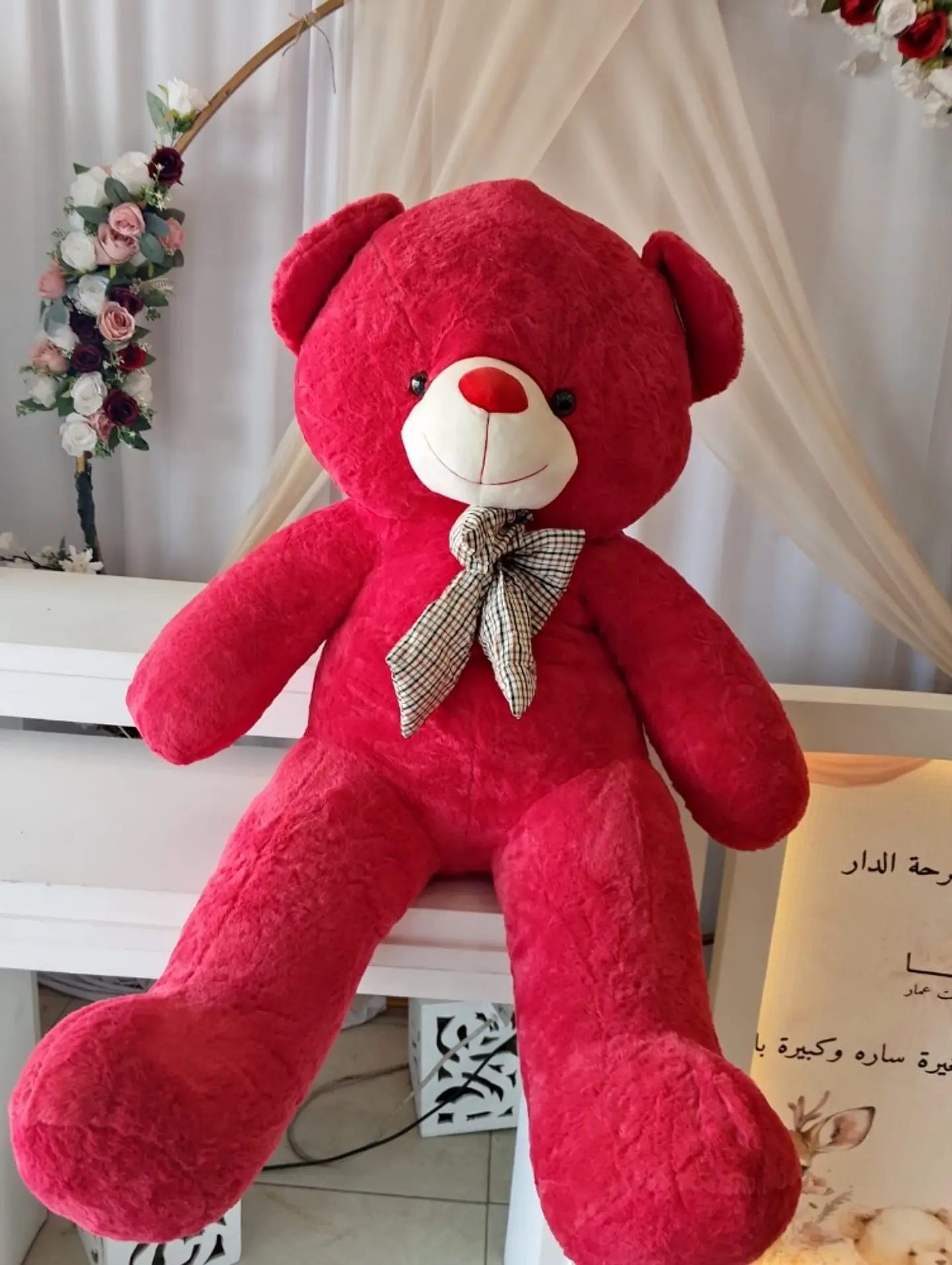 دب احمر حجم كبير جدا