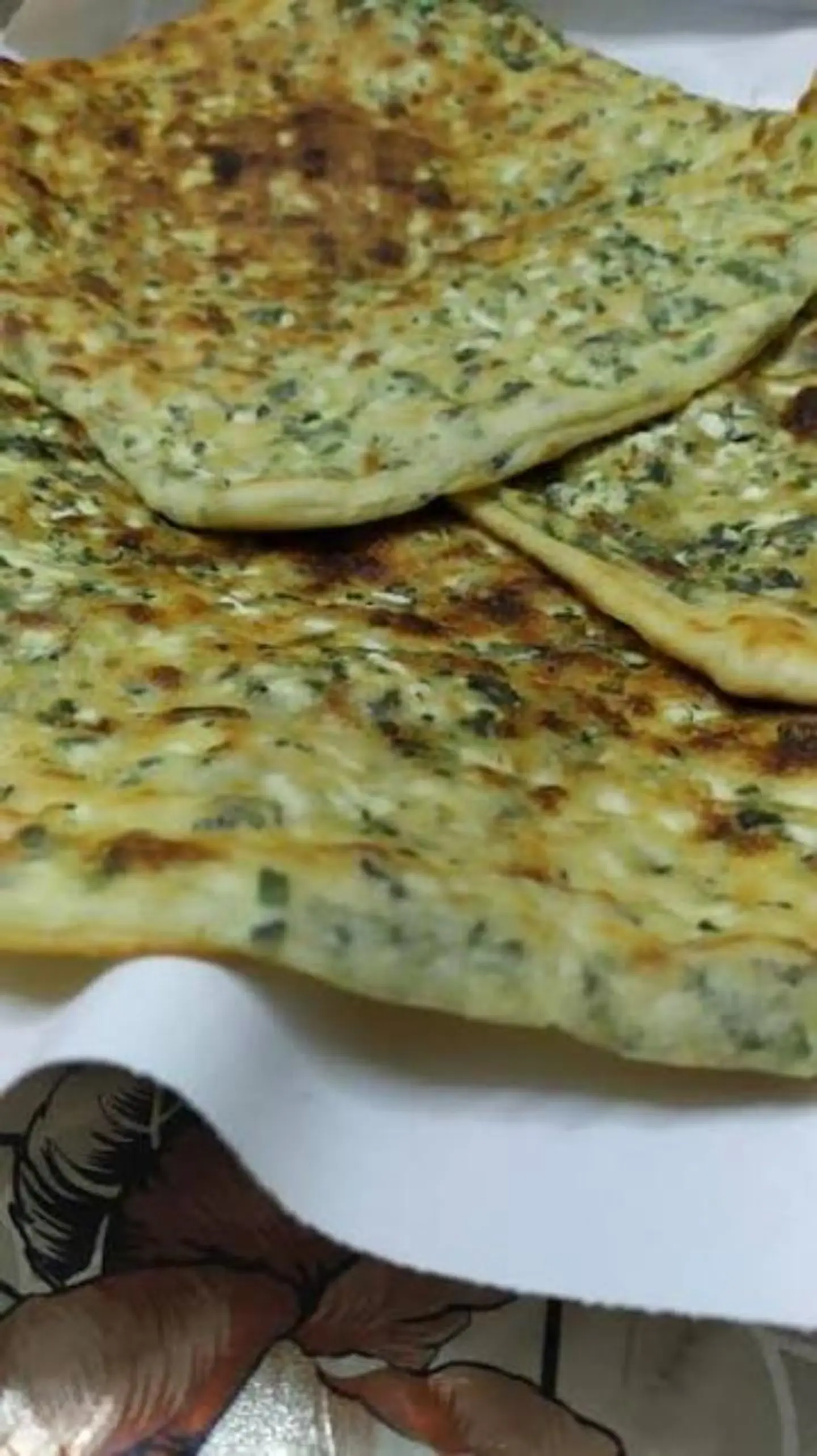 فطير مشلتت كبير زعتر وجبنة