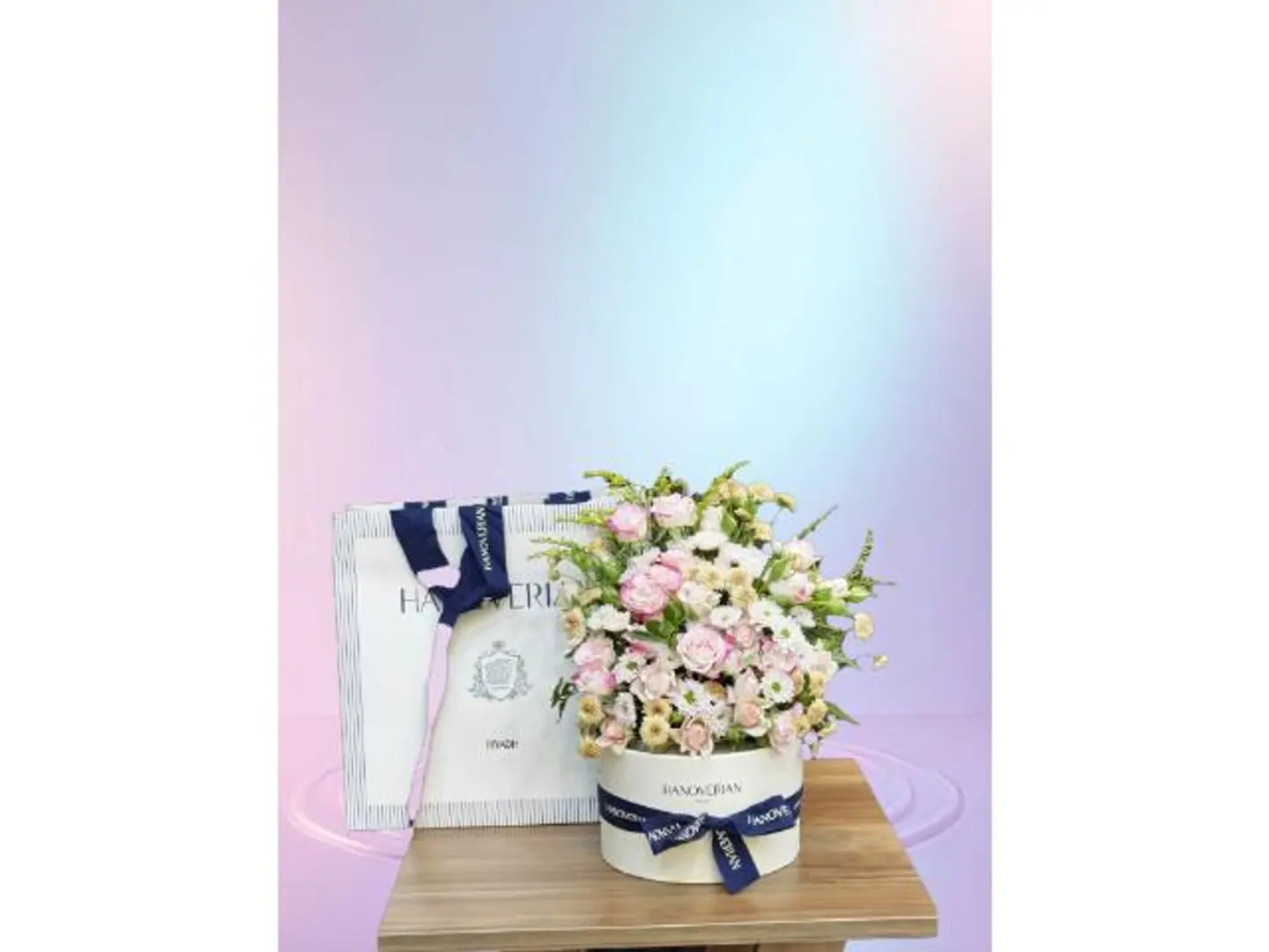 حلا هنوفريان مع ورد