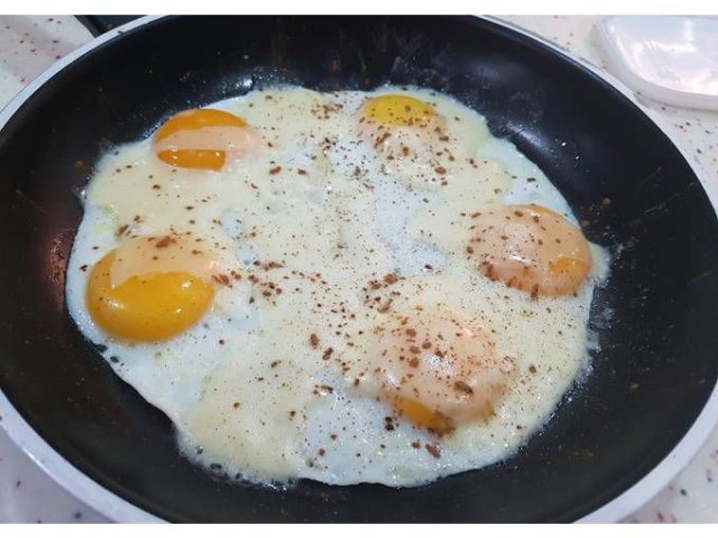 بيض جبن