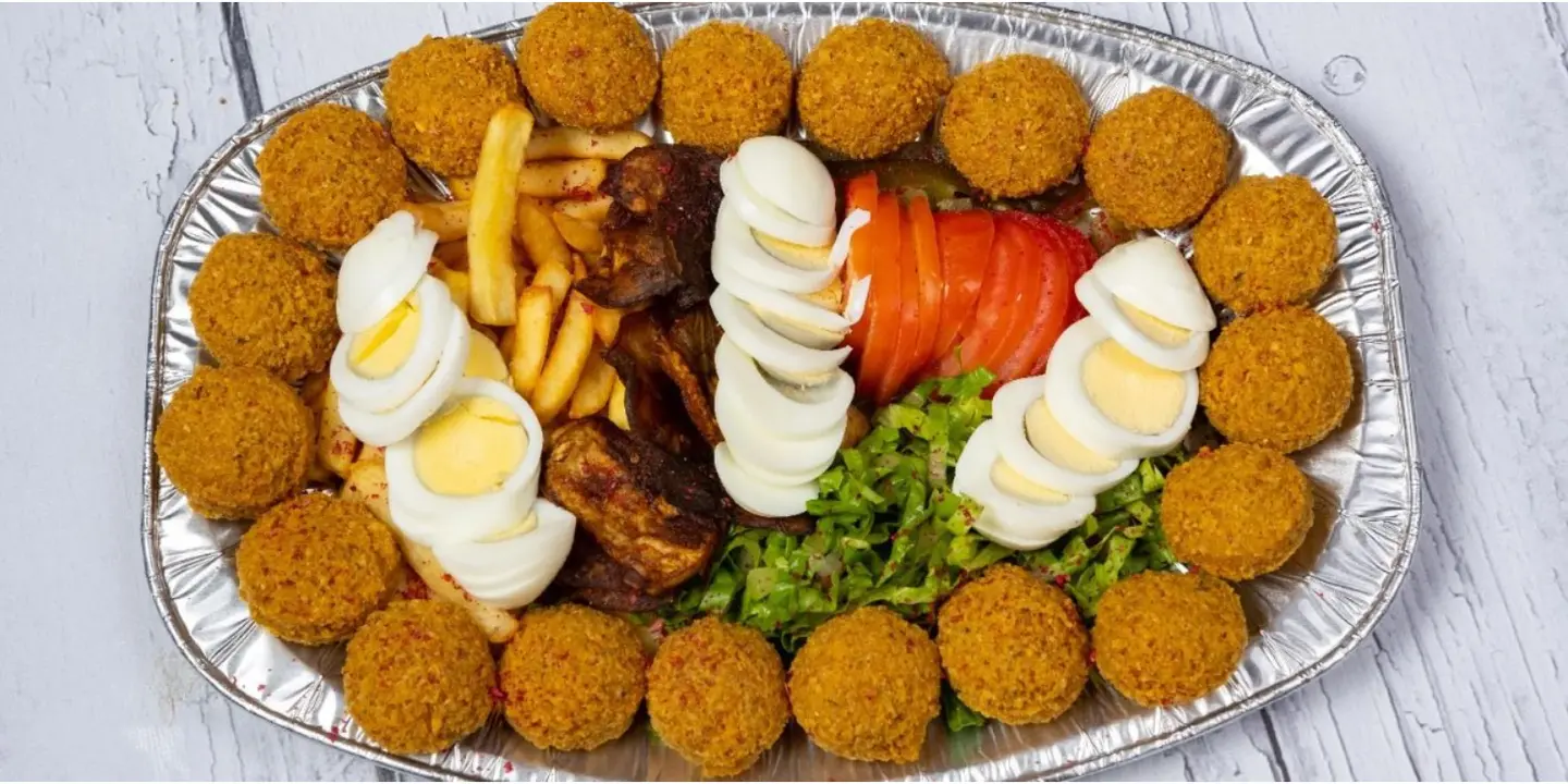 صحن فلافل مشكل صغير